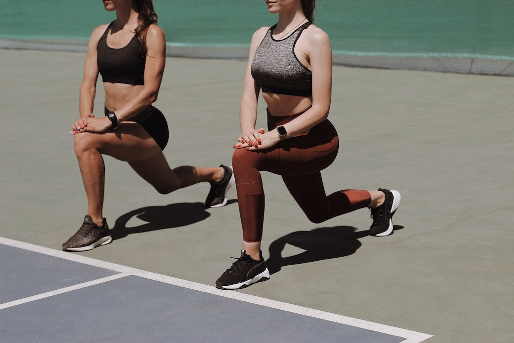 woman doing lunges