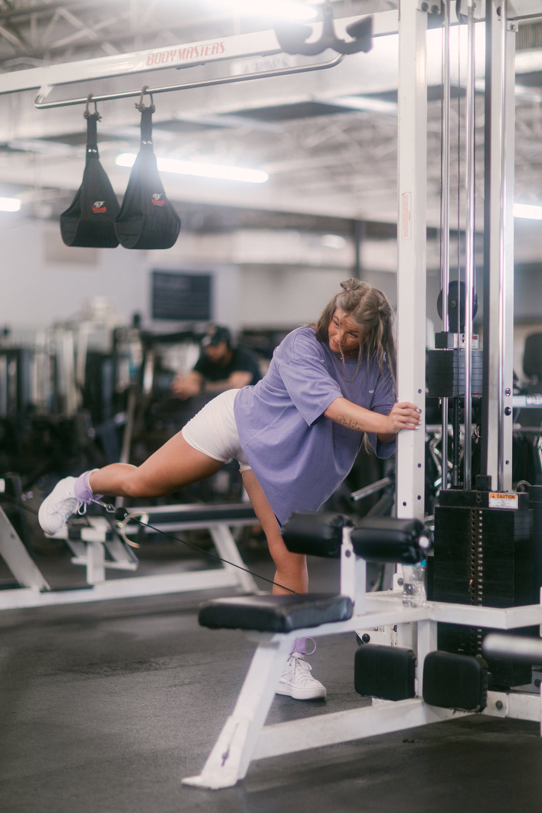 woman doing glute isolation exercise